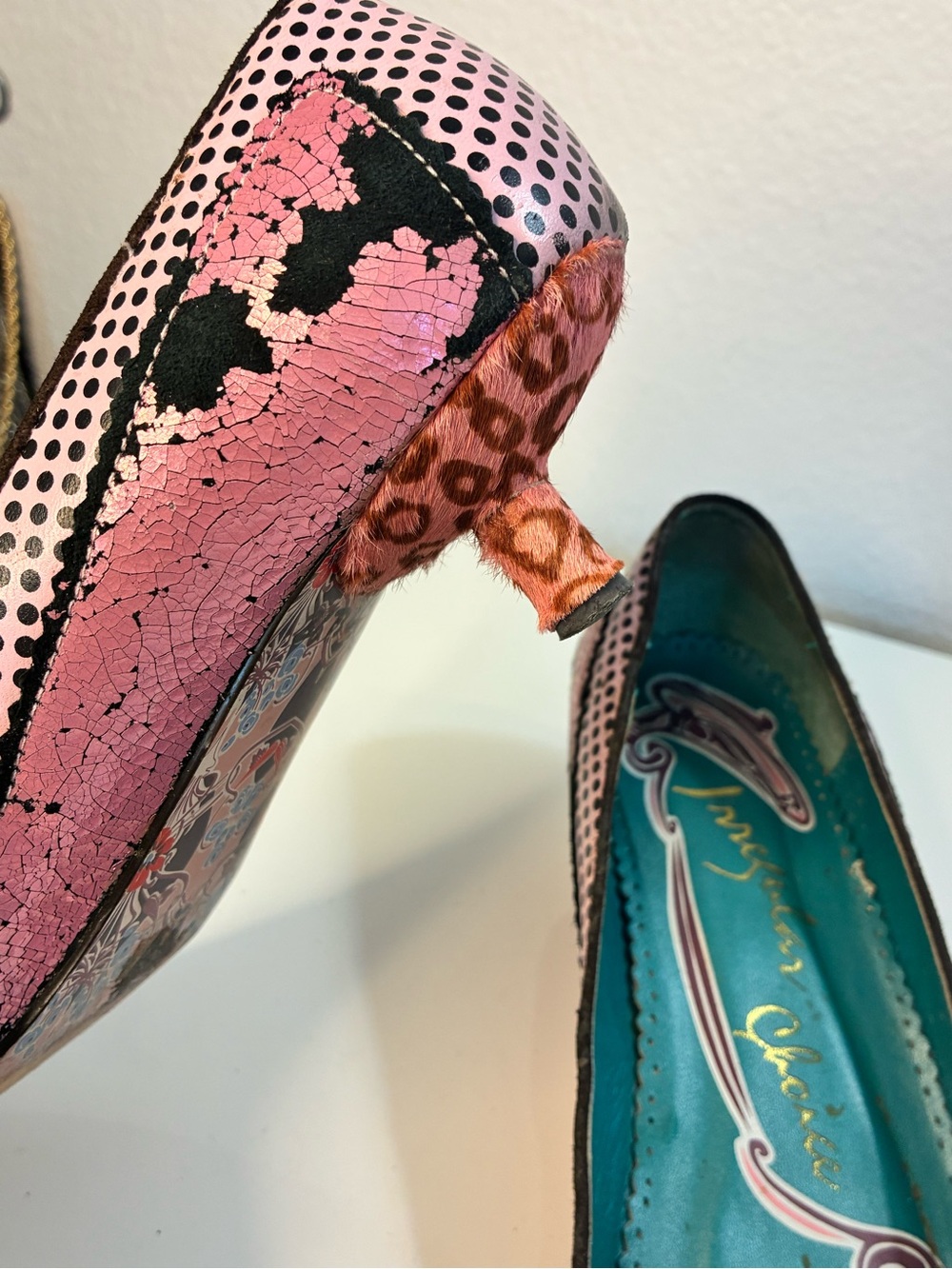 VTG Irregular Choice 41EU 10 Pink Patterned Kitten Heel Pumps Distressed READ - Picture 15 of 16